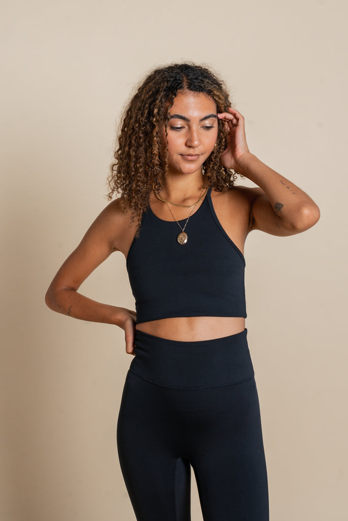 Find your perfect fit and feel confident all day long. #vertvie #yogapants  #fitness #workoutmotivations #activewearfashion #romper #hare
